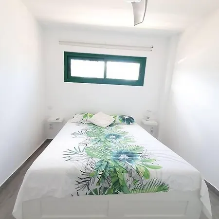 アパート Bright Appartement, Renovated, Wi- Fi & Parking *