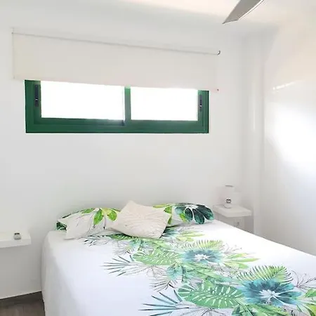アパート Bright Appartement, Renovated, Wi- Fi & Parking *